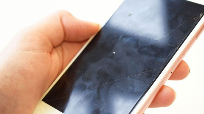 Màn hình điện thoại bị nhòe màu do màn hình điện thoại bị xuống cấp