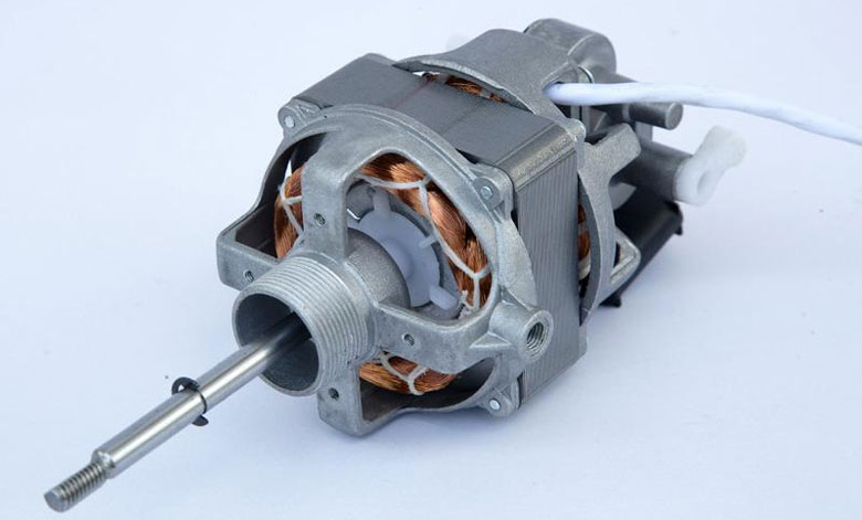 Quạt không quay nhưng máy vẫn chạy do motor hỏng hoặc yếu