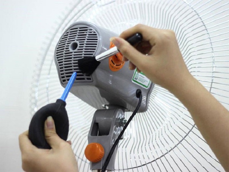 Bụi bẩn khiến quạt chạy chậm