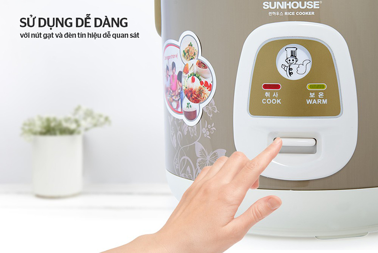 Bảng điều khiển-Nồi cơm điện 1.2L Sunhouse SHD8216 vàng