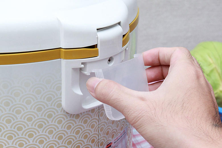 Vệ sinh dễ dàng-Nồi cơm điện NK Sunhouse 2,8L SH830