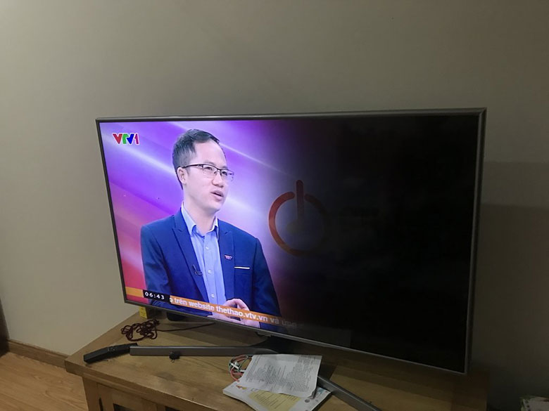 Nguồn phát video không tốt dân đến TV bị đen màn hình