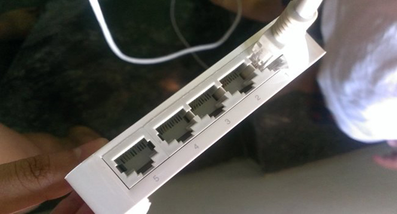 Kết nối tivi với internet bằng mạng LAN bước 1