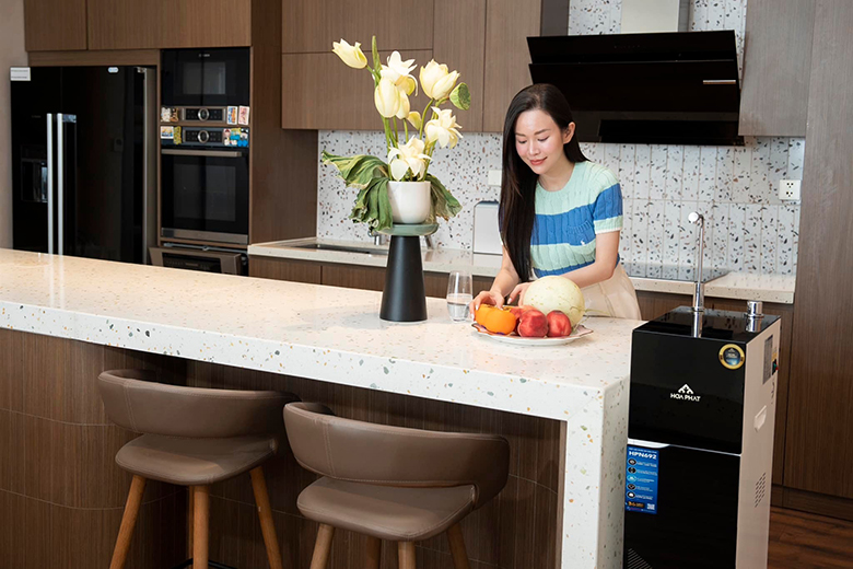 Máy lọc nước RO nóng lạnh Hòa Phát HPN692 làm nóng nhanh