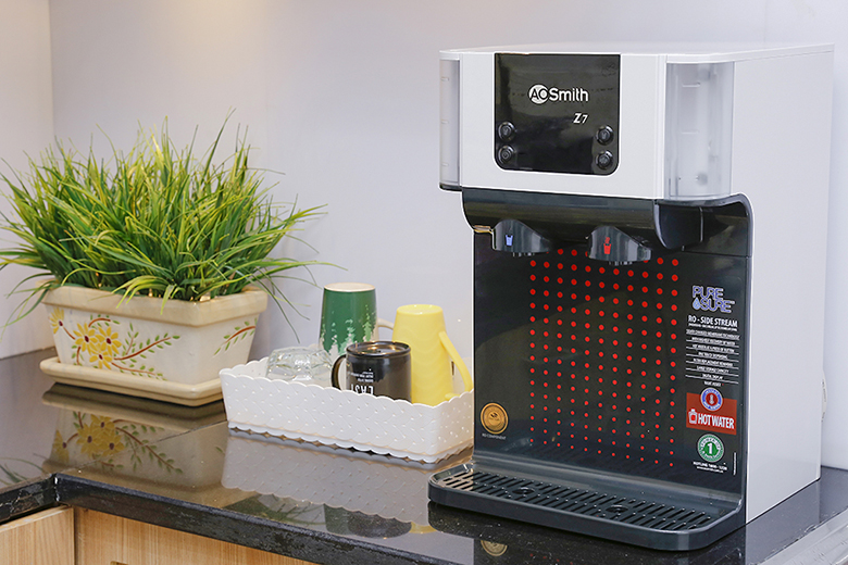 Kinh nghiệm mua máy lọc nước: Máy lọc nước nóng lạnh A.O Smith Z7