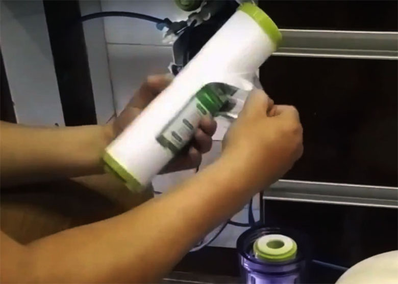 Thay lõi máy lọc nước Kangaroo bằng các lõi mới