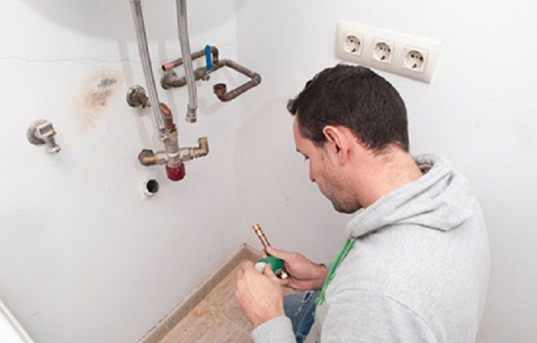 Khắc phục lỗi do bình nóng bị tắc ở đường dẫn nước ra