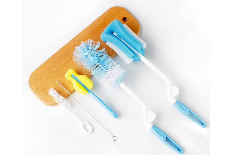 Cách vệ sinh nồi chiên không dầu trước tiên cần sử dụng những dụng cụ