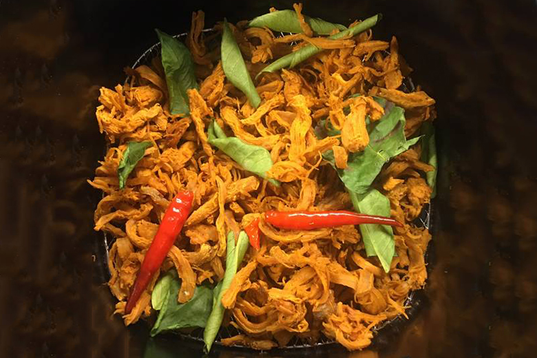 Bỏ vào nồi chiên không dầu và cài đặt nhiệt độ