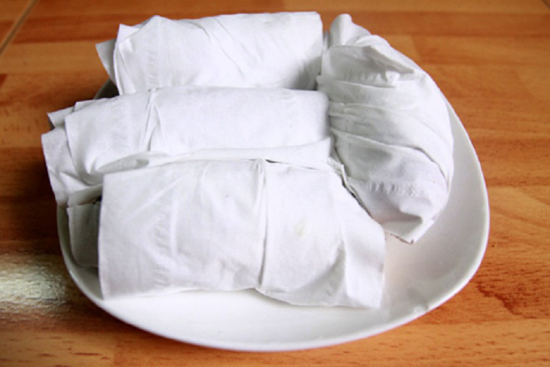 Bọc khoai lang lại