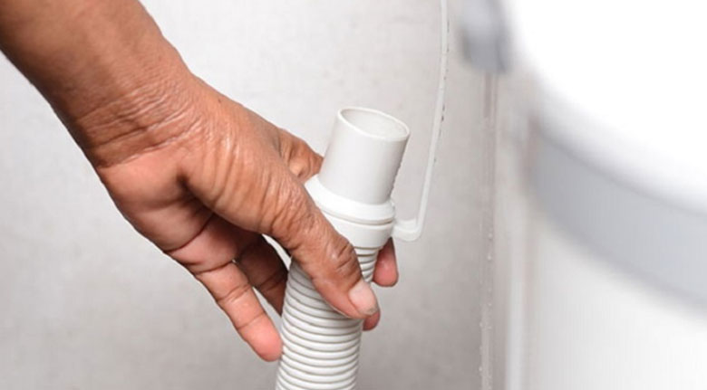 Máy giặt Toshiba không vắt được do tắc nghẽn ống xả