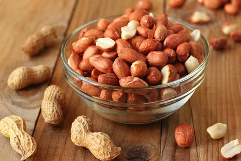 Nguyên liệu rang lạc bằng nồi chiên không dầu