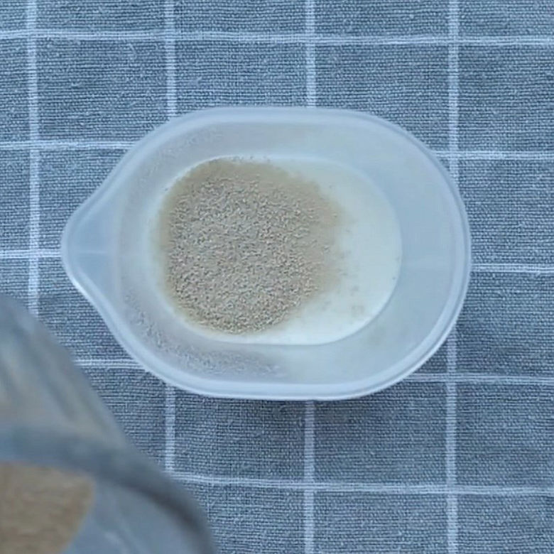 Kích men nở trước khi làm nướng bánh mì bằng nồi chiên không dầu