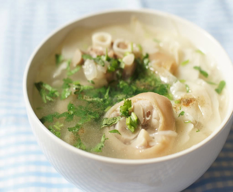 Cách nấu cháo chân giò rất bổ dưỡng cho những chị em đang bầu hoặc đang trong thời gian ở cữ