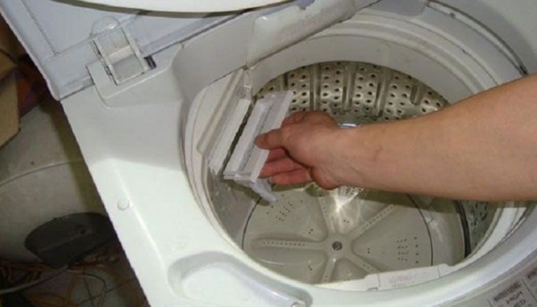 Vệ sinh lưới lọc xơ vải