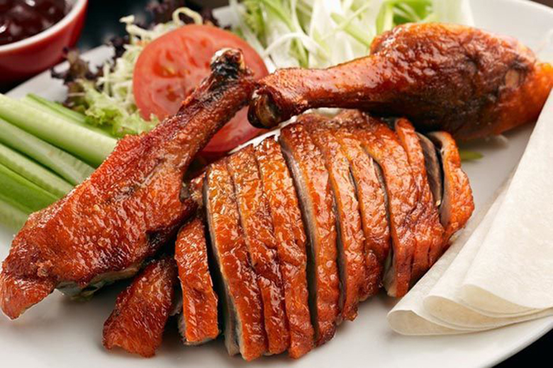 Nguyên liệu chuẩn bị thực hiện vịt quay lò vi sóng