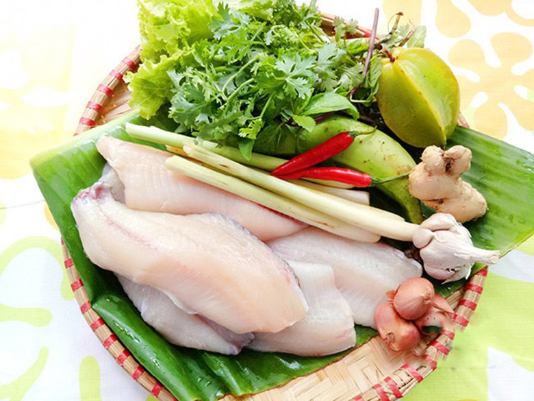 Cách nướng cá quả bằng lò nướng sử dụng lá chuối