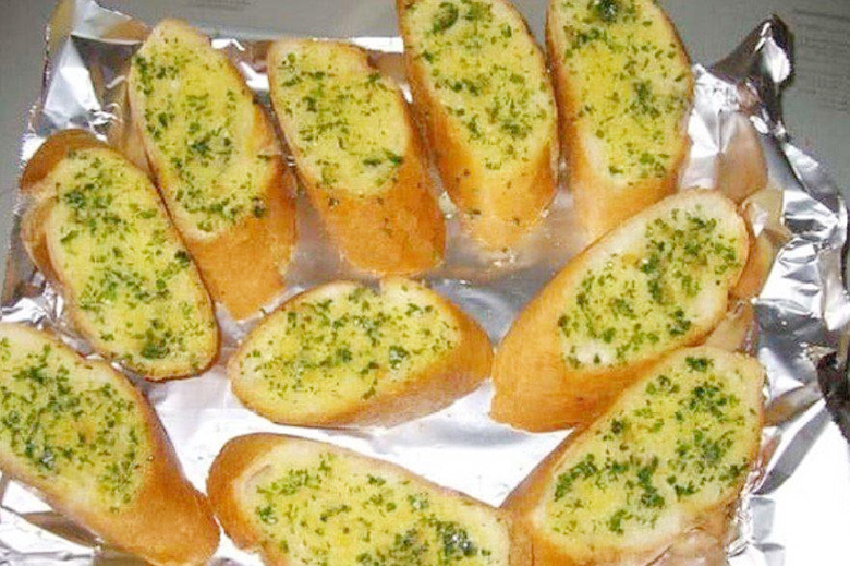 Cách bảo quản bánh mì bơ tỏi