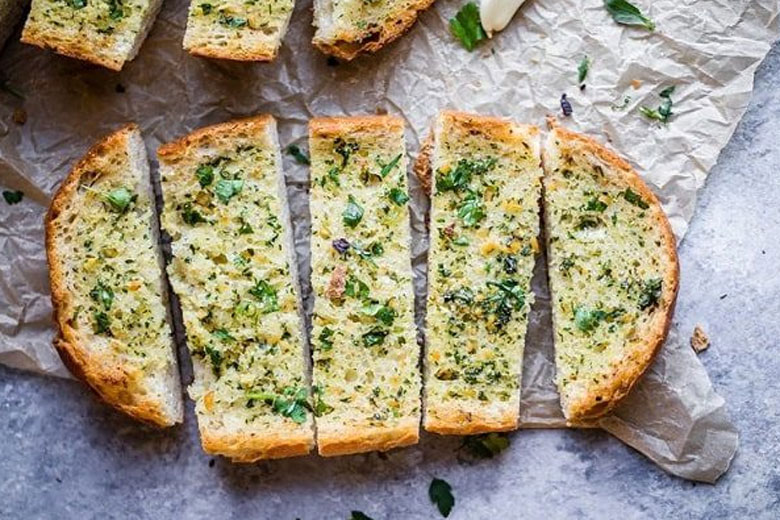 Cách làm bánh mì cháy bơ tỏi