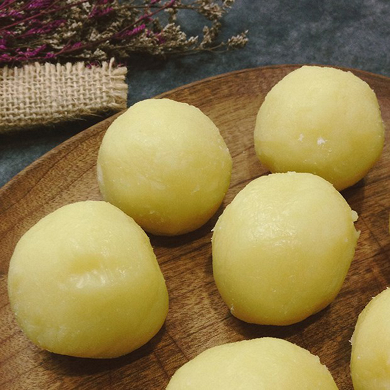 Vo tròn nhân đậu xanh cách làm bánh trung thu bằng nồi chiên không dầu