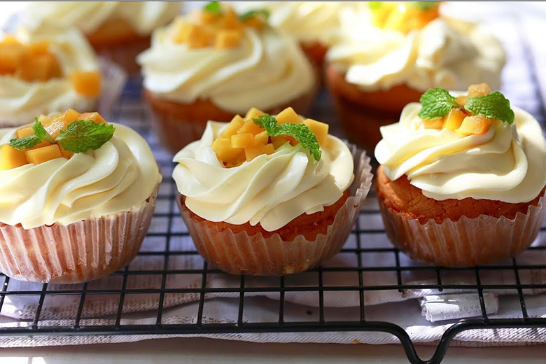 Giấy nướng bánh cupcake sẽ trong suốt sau khi nướng