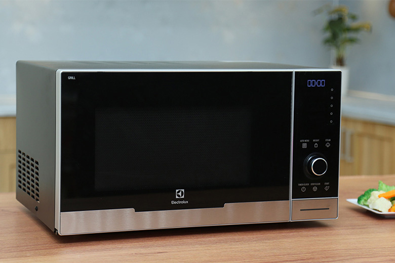 Cấu tạo lò vi sóng với bên ngoài vỏ máy