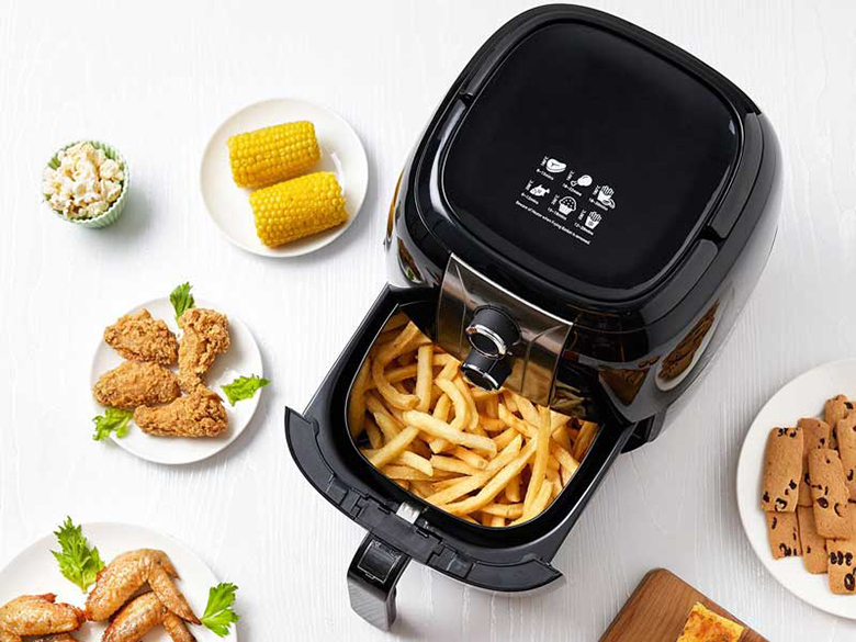 Làm khoai tây chiên bằng nồi chiên không dầu Lock&Lock sau khi hoàn thành xong