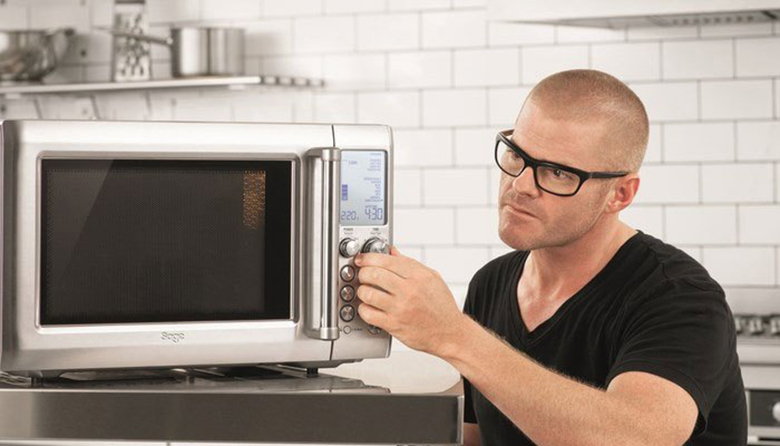 Sửa lò vi sóng không nóng dựa vào nguyên nhân lò vi sóng gặp phải