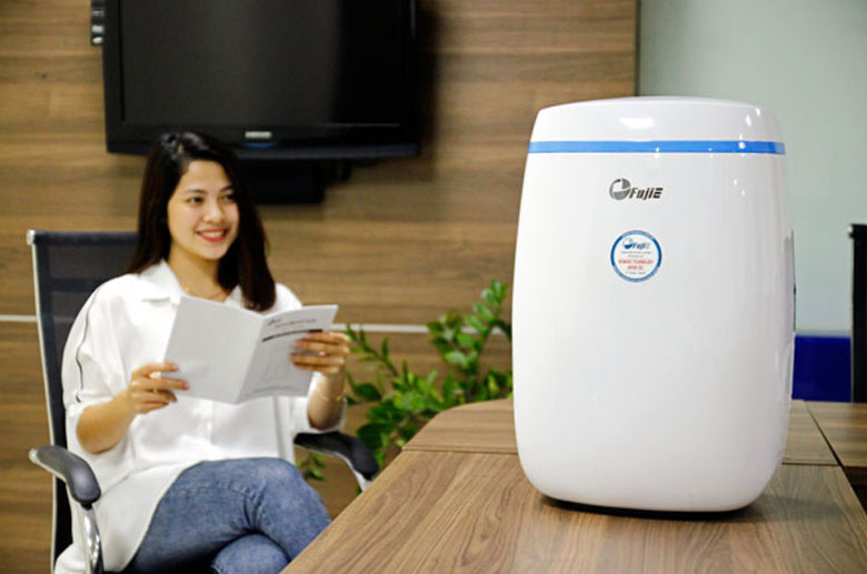 Máy hút ẩm dân dụng FujiE HM-614EB