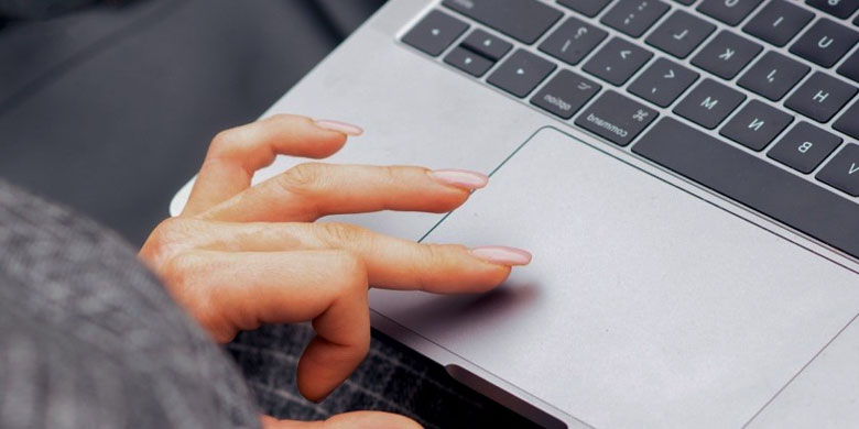 Cách sử dụng chuột cảm ứng trên laptop