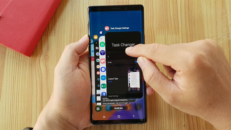 Tắt ứng dụng chạy ngầm trên điện thoại Samsung - Tắt ứng dụng bằng đa nhiệm