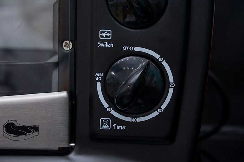 Khởi động lò nướng trước khi âm nóng thức ăn