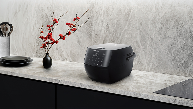 Nồi cơm điện tử Hitachi 1.8 lít RZ-S18VN BK mang đến thiết kế sang trọng