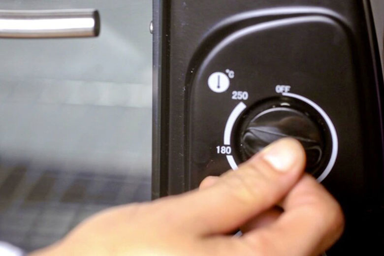 Nguyên nhân lò nướng không nóng do hỏng bộ điều chỉnh nhiệt