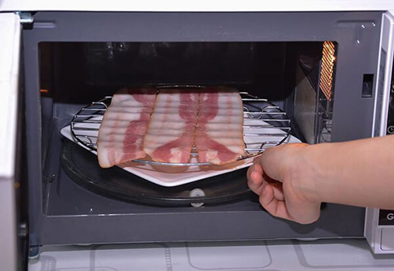 Nguyên nhân lò nướng không nóng thức ăn không chính đều