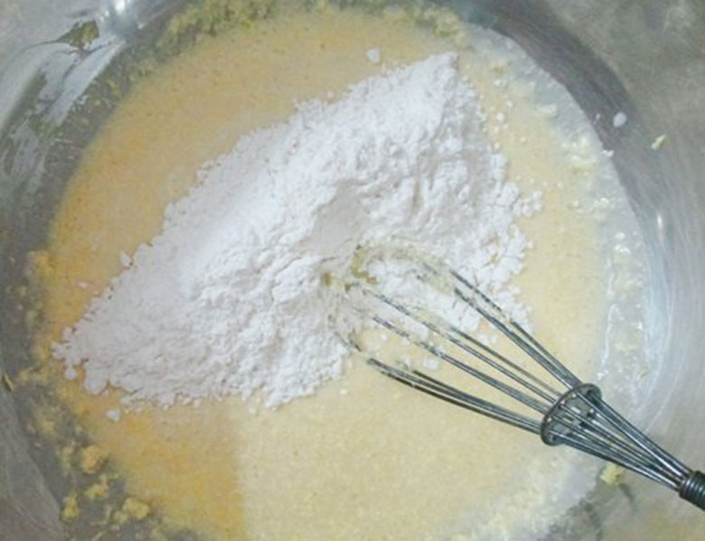 Cách làm bánh su kem bằng lò vi sóng khi làm vỏ bánh