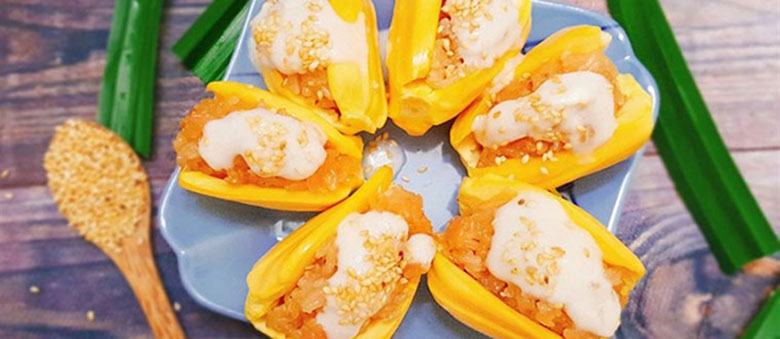 Cách nấu xôi mít bằng nồi cơm điện cuối cùng bày ra đĩa và thưởng thức