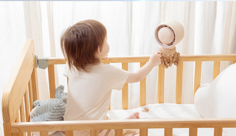 Quạt kẹp đa năng Jisulife Life 2 - J3115 4000mAh xanh chất liệu an toàn