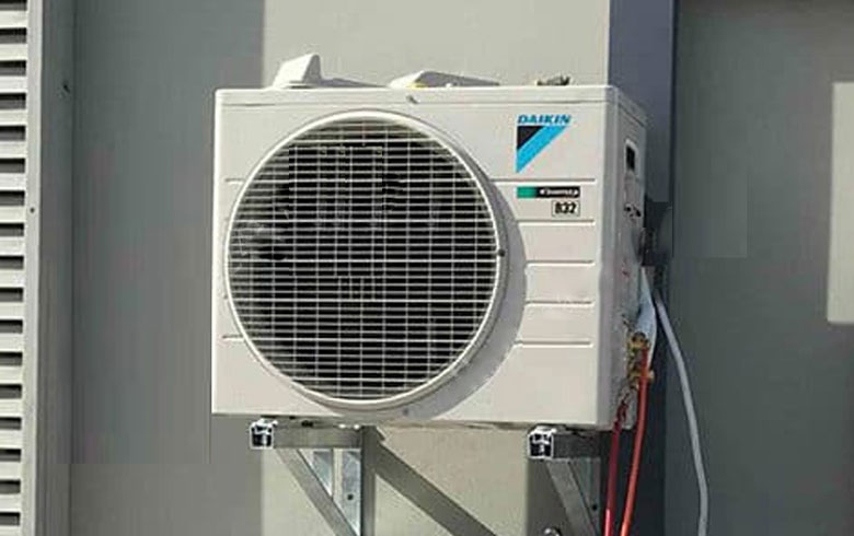Điều hoà Daikin nháy đèn xanh và cục nóng không chạy