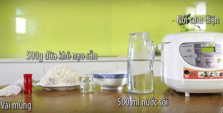 Cách làm dầu dừa bằng nồi cơm điện dùng nguyên liệu và dụng cụ như trong hình