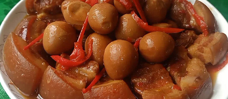 Kho thịt bằng nồi cơm điện nhanh các bạn còn làm gì nữa mà không thưởng thức ngay