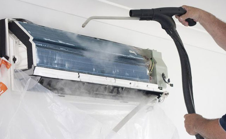 Cách vệ sinh điều hòa LG: Vệ sinh dàn lạnh