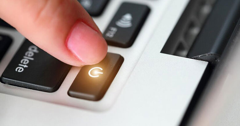 Máy tính bị đen màn hình chỉ thấy chuột - Khởi động lại máy tính