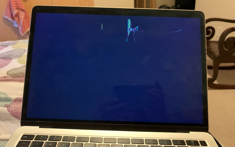 Laptop bị đen màn hình nhưng vẫn chạy do màn hình bị hỏng