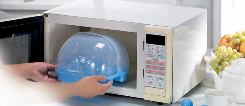 Một số nguyên tắc bạn nên biết khi tiệt trùng bình sữa bằng lò vi sóng