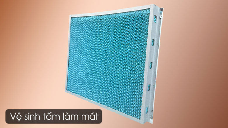 Cách vệ sinh quạt điều hòa: sử dụng bàn chải mềm