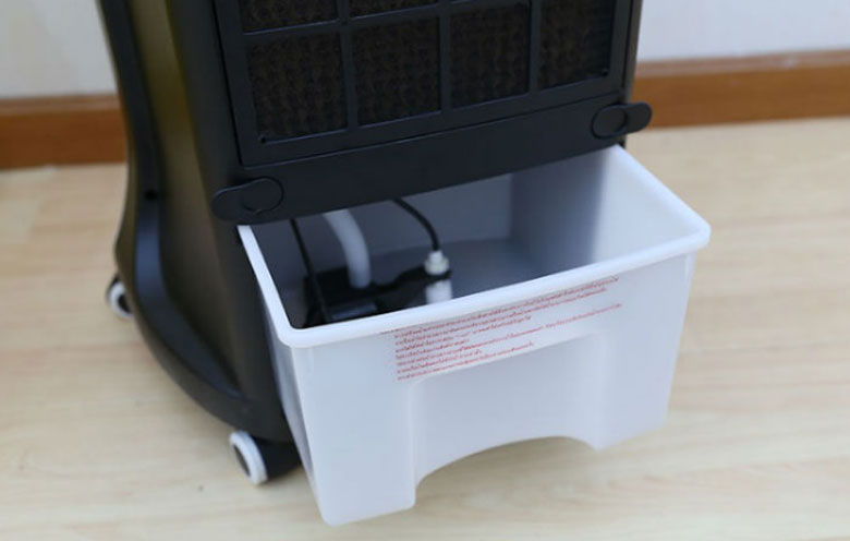 cách sử dụng quạt điều hòa: Cách thêm nước