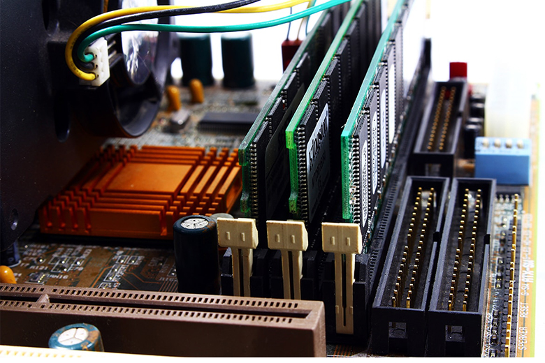 Cách sửa màn hình laptop bị giật bằng việc nâng cấp RAM