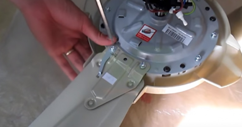 Cách lắp quạt trần bước 4