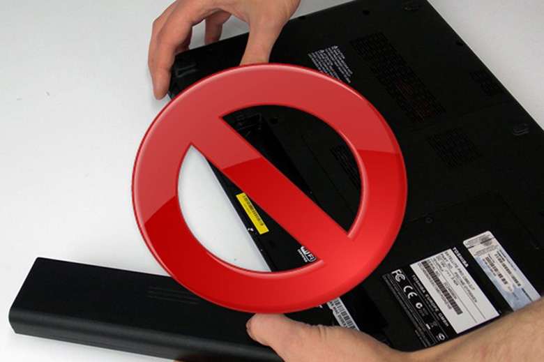 Cách sạc pin laptop: Không tháo pin laptop